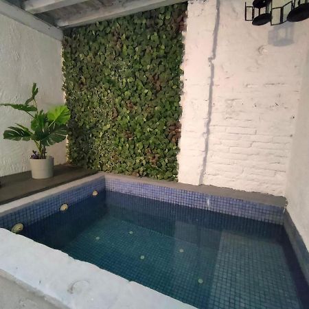 Pequeno Alojamiento Con Mini Piscina - No Climatizada Valensiya Dış mekan fotoğraf